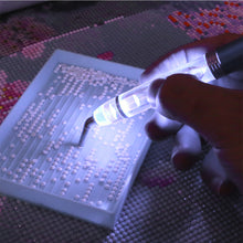Load image into Gallery viewer, 5D LED Diamond Painting Pen with Light Comfort Grip Faster Drilling Pen (Silver)