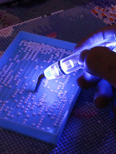 Load image into Gallery viewer, 5D LED Diamond Painting Pen with Light Comfort Grip Faster Drilling Pen (Blue)