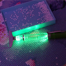 Load image into Gallery viewer, 5D LED Diamond Painting Pen with Light Comfort Grip Faster Drilling Pen (Green)