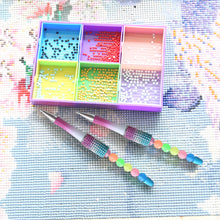 Load image into Gallery viewer, Diamond Painting Pen Diamond Art Pen with Glowing Bead for Kids Adults (3 Color)