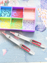 Load image into Gallery viewer, 13cm Diamond Painting Pen with 6 Tips LED Light Diamond Art Pen Kit (Red)