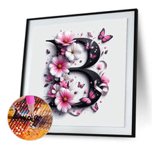 Load image into Gallery viewer, Diamond Painting - Full Round - Daisy Butterfly Letter B (30*30CM)