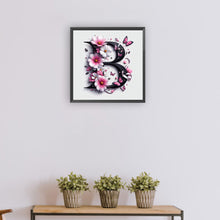 Load image into Gallery viewer, Diamond Painting - Full Round - Daisy Butterfly Letter B (30*30CM)