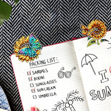 Load image into Gallery viewer, 6Pcs Sunflower Buttefly Acrylic Diamond Art Wall Clips for Poster Photo Light