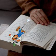 Load image into Gallery viewer, 2Pcs Special Shape Donald Duck Diamond Art Bookmark with Pendant for Book Lovers