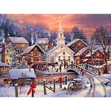 Load image into Gallery viewer, Diamond Painting - Full Round - Winter snow town (40*30CM)