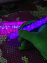 Load image into Gallery viewer, Sequins Diamond Painting Pen with 12 Tips Diamond Art Drill Pen for Art Crafts