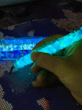 Load image into Gallery viewer, Sequins Diamond Painting Pen with 12 Tips Diamond Art Drill Pen for Art Crafts