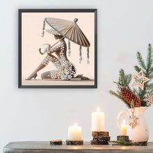 Load image into Gallery viewer, Diamond Painting - Partial Special Shaped - Elegant lady with pearls (40*40CM)
