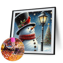 Load image into Gallery viewer, Diamond Painting - Full Round - Winter Street Light Snowman (40*40CM)