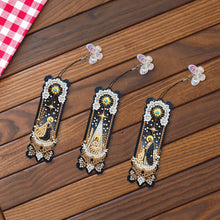 Load image into Gallery viewer, 3Pcs Flower Diamond Painting Bookmarks with Pendant 5D Diamond Art Bookmark Kits