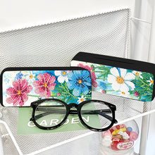 Load image into Gallery viewer, Feather Diamond Painting Eyeglasses Case Glasses Storage Case for Friends Gift