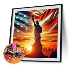 Load image into Gallery viewer, Diamond Painting - Full Round - Statue Of Liberty On Independence Day (40*40CM)