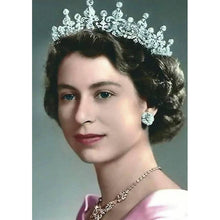 Load image into Gallery viewer, Diamond Painting - Full Round - queen of england (30*40CM)