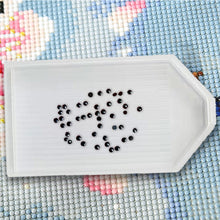Load image into Gallery viewer, Diamond Painting Art Trays with Divider for Diamond Art DIY Craft (Ttransparent)
