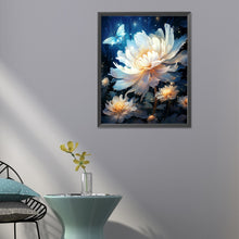 Load image into Gallery viewer, Diamond Painting - Full Round - Butterflies and glowing flowers (30*40CM)