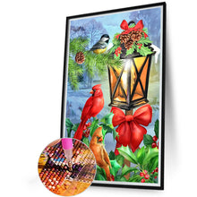 Load image into Gallery viewer, Diamond Painting - Full Round - Birds beside Christmas lights (40*60CM)
