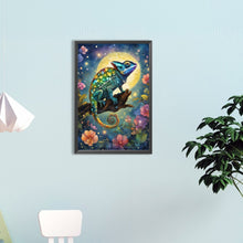 Load image into Gallery viewer, Diamond Painting - Full Round - Chameleon under the moon (40*60CM)