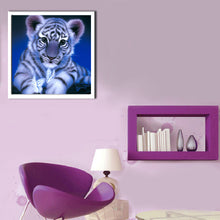 Load image into Gallery viewer, Tiger 30*30CM(Canvas) Round Drill Diamond Painting