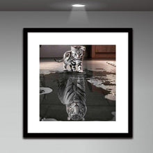 Load image into Gallery viewer, Cat Tiger 30*30CM(Canvas) Round Drill Diamond Painting