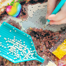 Load image into Gallery viewer, Magnetic Heart Shape Plastic Painting Locator Diamond Painting Tools