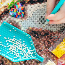 Load image into Gallery viewer, Magnetic Heart Shape Plastic Painting Locator Diamond Painting Tools