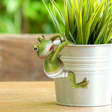 Load image into Gallery viewer, 4pcs Hanging Cartoon Climbing Frog Statues 3D Resin Animal Figurine Craft