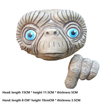 Load image into Gallery viewer, Resin Craft Alien Peeker Statue Yard Art Ornament Garden Fences Door Decor