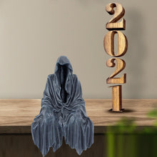 Load image into Gallery viewer, Thriller Nightcrawler Statue Gothic Sitting Sculpture Creative Resin Decor