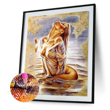 Load image into Gallery viewer, Diamond Painting - Full Round - Sexy Beauty (30*40cm)
