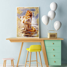 Load image into Gallery viewer, Diamond Painting - Full Round - Sexy Beauty (30*40cm)