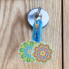 Load image into Gallery viewer, 5pcs Diamond Painting Keychain DIY Mandala Key Ring Pendants (YSK086)