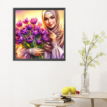 Load image into Gallery viewer, Diamond Painting - Full Round - Woman in headscarf holding flowers (30*30CM)
