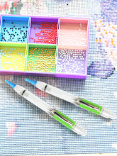 Load image into Gallery viewer, 13cm Diamond Painting Pen with 6 Tips LED Light Diamond Art Pen Kit (Green)
