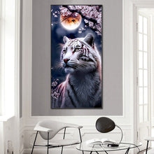 Load image into Gallery viewer, Diamond Painting - Full Round - Moonlight Tiger (40*80CM)
