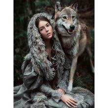 Load image into Gallery viewer, Diamond Painting - Full Round - Indian wolf and girl (30*40CM)
