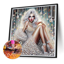 Load image into Gallery viewer, Diamond Painting - Partial Special Shaped - Exquisite woman (30*30CM)
