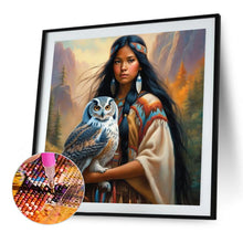 Load image into Gallery viewer, Diamond Painting - Full Square - Woman training eagle (40*40CM)
