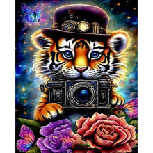 Load image into Gallery viewer, AB Diamond Painting - Full Round - Photographer tiger (40*50CM)
