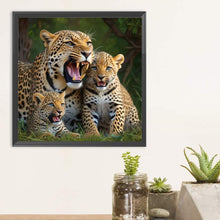 Load image into Gallery viewer, Diamond Painting - Full Round - Lion on the grassland (30*30CM)
