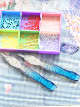 Load image into Gallery viewer, Diamond Painting Art Sticky Drill Dot Pen Stylus Diamond Art Pen (Blue White)
