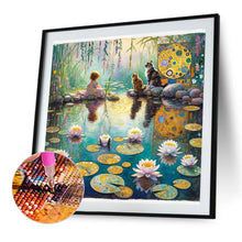 Load image into Gallery viewer, Diamond Painting - Full Round - Lotus pond girl and kitten (40*40CM)
