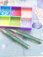 Load image into Gallery viewer, Sequins Diamond Painting Pen with Clay with 6 Tips Glitter Diamond Art Pen
