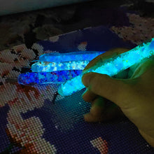 Load image into Gallery viewer, Sequins Diamond Painting Pen with 12 Tips Diamond Art Drill Pen for Art Crafts
