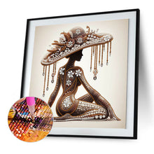 Load image into Gallery viewer, Diamond Painting - Partial Special Shaped - Elegant lady with pearls (40*40CM)
