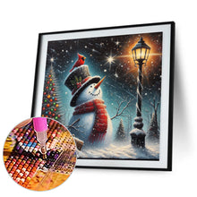 Load image into Gallery viewer, Diamond Painting - Full Round - Winter Street Light Snowman (40*40CM)
