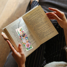 Load image into Gallery viewer, 4Pcs Special Shape Feather 5D DIY Diamond Painting Bookmark for Reading Day Gift
