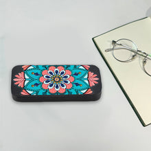 Load image into Gallery viewer, Cat Diamond Painting Eyeglasses Case 5D DIY Eyewear Organizer Case for Art Craft
