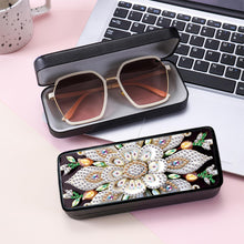 Load image into Gallery viewer, Butterfly Diamond Painting Eyeglasses Case Glasses Storage Case for Friends Gift

