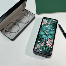 Load image into Gallery viewer, Butterfly Diamond Painting Eyeglasses Case Glasses Storage Case for Friends Gift
